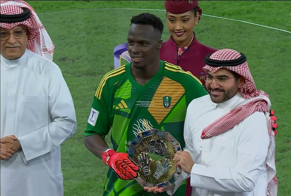 Ligue des Champions d’Asie : Édouard Mendy sacré avec Al-Ahli et élu meilleur gardien