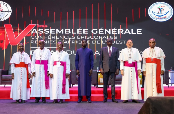 Assemblée CERAO 2025 : Le président Bassirou Diomaye Faye salue le rôle crucial de l'Église dans la paix et le développement en Afrique de l'Ouest Assemblée CERAO 2025 : Le président Bassirou Diomaye Faye salue le rôle crucial de l'Église dans la paix et le développement en Afrique de l'Ouest