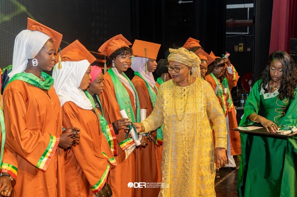 Remise de Diplômes à la Sonatel Academy : Dr Aïssatou MBODJ marraine de la Promotion 2024 Remise de Diplômes à la Sonatel Academy : Dr Aïssatou MBODJ marraine de la Promotion 2024