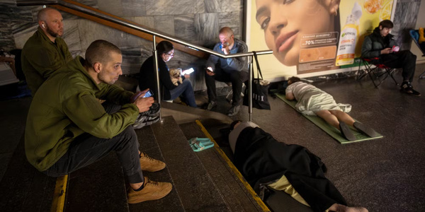 Ukraine : 11 blessés dans une attaque aérienne russe sur Kiev Ukraine : 11 blessés dans une attaque aérienne russe sur Kiev