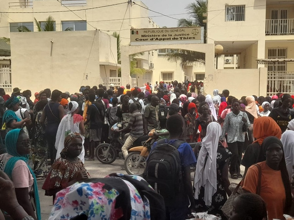 Thiès : Libération des 30 lycéens arrêtés dans l’affaire des fuites d’épreuves Thiès : Libération des 30 lycéens arrêtés dans l’affaire des fuites d’épreuves