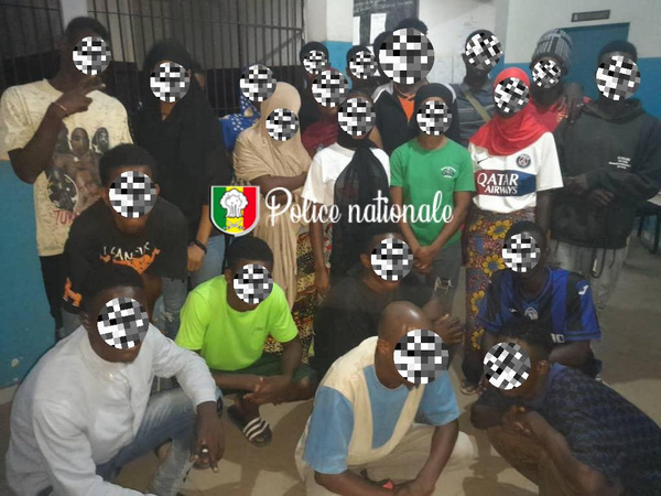 Interpellation de 23 candidats à l’émigration clandestine à Mbour : une opération policière déjoue un départ maritime Interpellation de 23 candidats à l’émigration clandestine à Mbour : une opération policière déjoue un départ maritime
