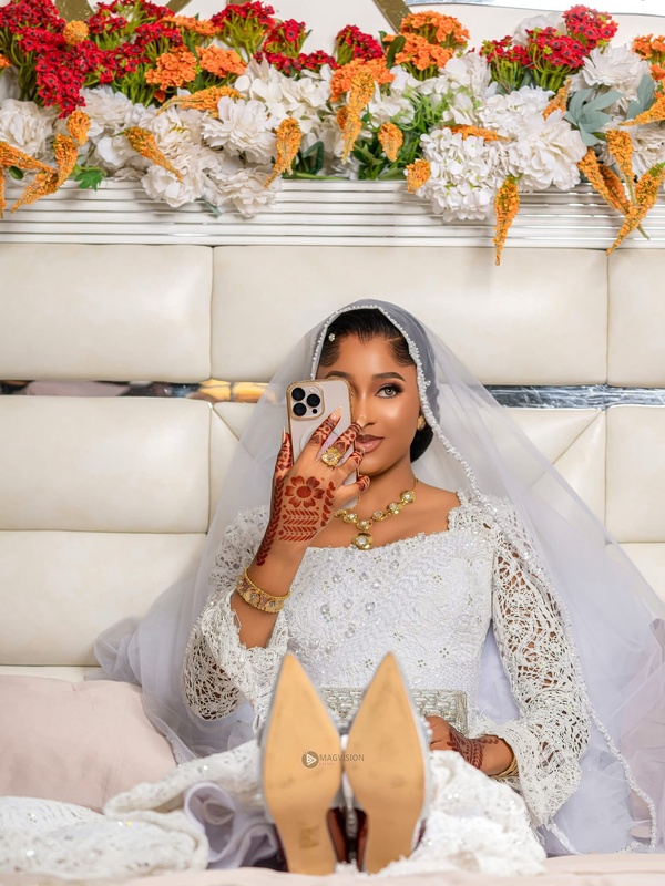 (Photos) – DJ Kheucha s’est marié avec une véritable déesse (Photos) – DJ Kheucha s’est marié avec une véritable déesse