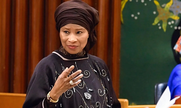 Assemblée nationale : Aïssatou Tall Sall dénonce une dérive autoritaire et appelle au respect des règles républicaines Assemblée nationale : Aïssatou Tall Sall dénonce une dérive autoritaire et appelle au respect des règles républicaines