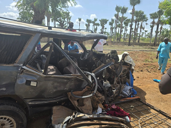 Accident à la sortie de Thiès : Une femme tuée et 7 blessés dans une violente collision entre trois véhicules Accident à la sortie de Thiès : Une femme tuée et 7 blessés dans une violente collision entre trois véhicules