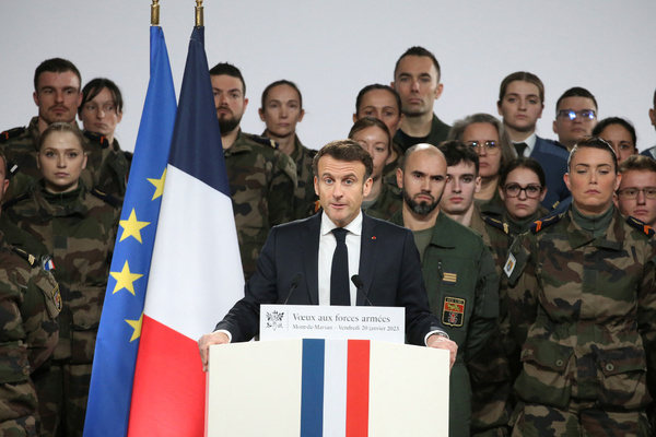 Macron annonce un budget militaire renforcé pour 2027