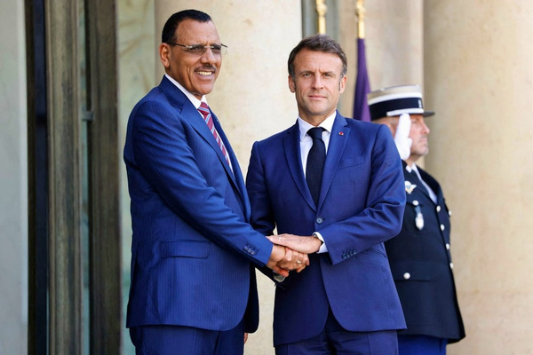 Mohamed Bazoum détenu depuis deux ans : Emmanuel Macron renouvelle son appel à la libération Mohamed Bazoum détenu depuis deux ans : Emmanuel Macron renouvelle son appel à la libération