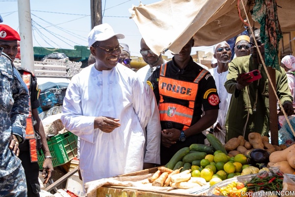 Visite à Touba : le Ministre de l’Industrie rassure sur l’approvisionnement et annonce un projet industriel d’envergure