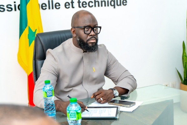 Rencontre stratégique entre le Cégep de la Gaspésie et des Îles et le 3FPT autour du projet COPEJ Rencontre stratégique entre le Cégep de la Gaspésie et des Îles et le 3FPT autour du projet COPEJ