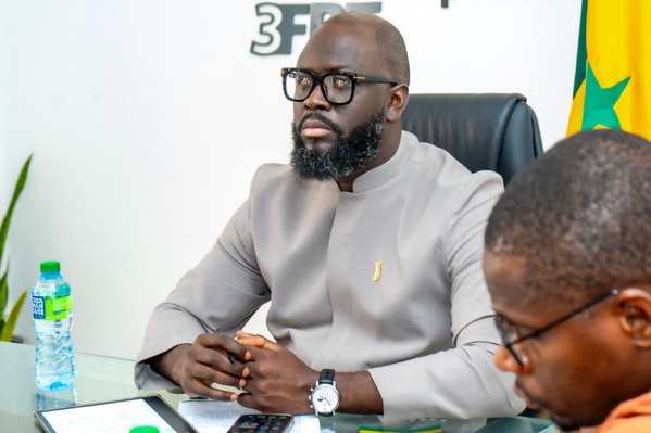 Rencontre stratégique entre le Cégep de la Gaspésie et des Îles et le 3FPT autour du projet COPEJ Rencontre stratégique entre le Cégep de la Gaspésie et des Îles et le 3FPT autour du projet COPEJ