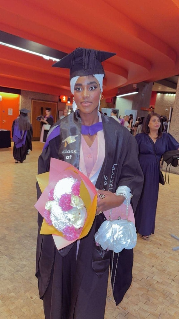 Maty Dieng : une Sénégalaise diplômée avec mention First-Class Honours en Aviation Management à Londres