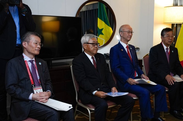 Yokohama – Le Président sénégalais Bassirou Diomaye Faye reçoit les dirigeants du Keidanren Yokohama – Le Président sénégalais Bassirou Diomaye Faye reçoit les dirigeants du Keidanren