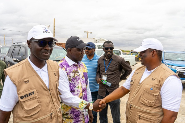 Saint-Louis – Le Ministre de l’Hydraulique et de l’Assainissement en tournée sous la pluie Saint-Louis – Le Ministre de l’Hydraulique et de l’Assainissement en tournée sous la pluie