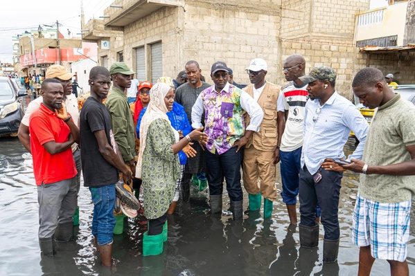 Saint-Louis – Le Ministre de l’Hydraulique et de l’Assainissement en tournée sous la pluie Saint-Louis – Le Ministre de l’Hydraulique et de l’Assainissement en tournée sous la pluie
