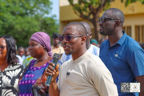 Burkina Faso: Le Ministre Martha Céleste Anderson MEDAH encourage les bacheliers à Manga Burkina Faso: Le Ministre Martha Céleste Anderson MEDAH encourage les bacheliers à Manga