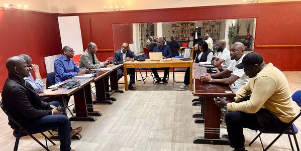 Naissance en France de la plateforme AARTU/C2D : l’opposition sénégalaise dans la diaspora s’unit pour défendre la démocratie et les droits fondamentaux Naissance en France de la plateforme AARTU/C2D : l’opposition sénégalaise dans la diaspora s’unit pour défendre la démocratie et les droits fondamentaux