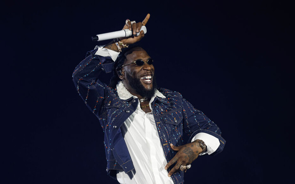 Burna Boy invite Stromae sur « No Sign of Weakness », son huitième album