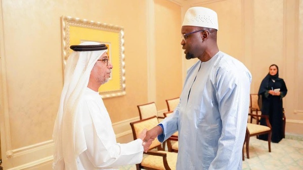 Ousmane Sonko reçoit une délégation du Fonds d’Abu Dhabi pour le développement Ousmane Sonko reçoit une délégation du Fonds d’Abu Dhabi pour le développement