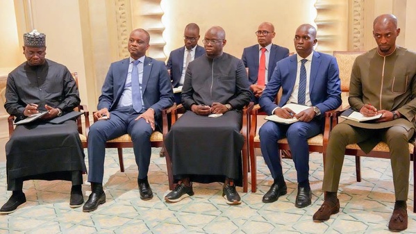 Ousmane Sonko reçoit une délégation du Fonds d’Abu Dhabi pour le développement