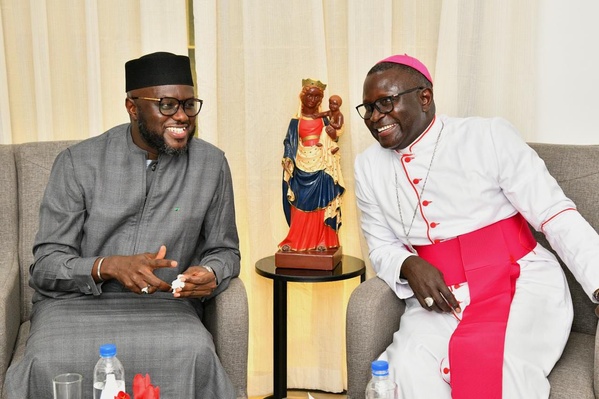El Malick Ndiaye en visite de courtoisie chez Monseigneur André Guéye, nouvel Archevêque de Dakar El Malick Ndiaye en visite de courtoisie chez Monseigneur André Guéye, nouvel Archevêque de Dakar