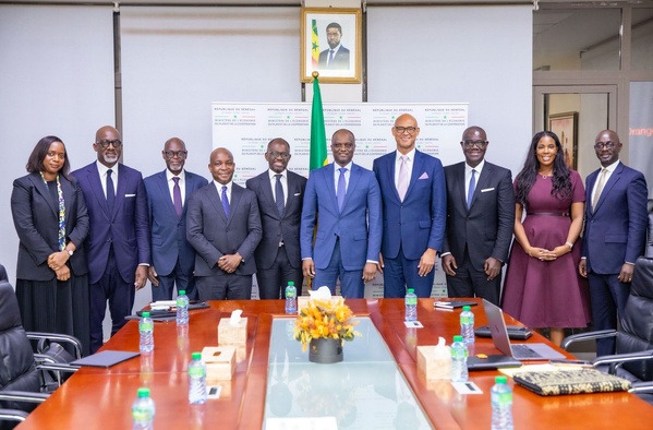 Économie : le ministre reçoit une délégation du Groupe Ecobank pour explorer de nouveaux partenariats Économie : le ministre reçoit une délégation du Groupe Ecobank pour explorer de nouveaux partenariats