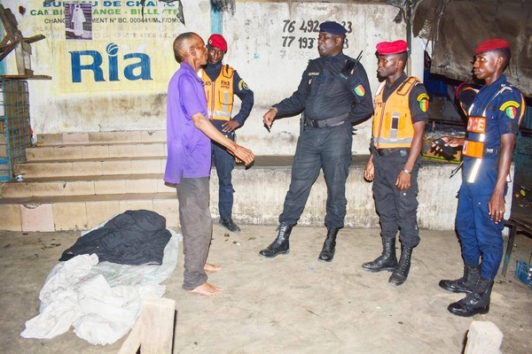 Opération de désencombrement autour du Palais de Justice de Dakar : épaves enlevées et plusieurs interpellations Opération de désencombrement autour du Palais de Justice de Dakar : épaves enlevées et plusieurs interpellations
