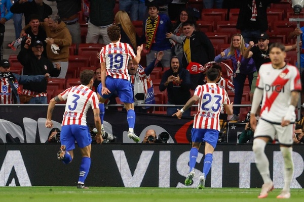 Atlético Madrid : Diego Simeone encense Julián Álvarez après son triplé décisif contre le Rayo Vallecano