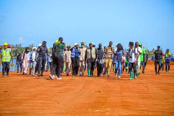 Mbeubeuss : de décharge historique à éco-parc, une métamorphose spectaculaire Mbeubeuss : de décharge historique à éco-parc, une métamorphose spectaculaire