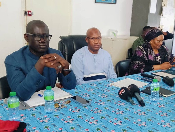 Épidémie de fièvre de la vallée du Rift: le ministre de la Santé à Saint-Louis pour coordonner la riposte Épidémie de fièvre de la vallée du Rift: le ministre de la Santé à Saint-Louis pour coordonner la riposte