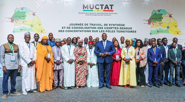 Moussa Bala Fofana rend hommage aux agents de son ministère : « Votre sacrifice est le ciment du Sénégal » Moussa Bala Fofana rend hommage aux agents de son ministère : « Votre sacrifice est le ciment du Sénégal »