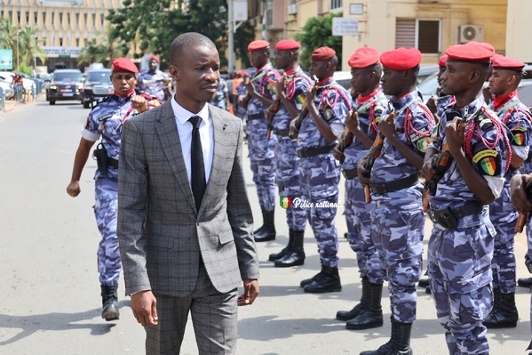 Sécurité au Sénégal : le ministre de l’Intérieur en visite à la Police judiciaire Sécurité au Sénégal : le ministre de l’Intérieur en visite à la Police judiciaire