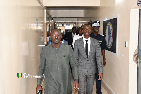 Sécurité au Sénégal : le ministre de l’Intérieur en visite à la Police judiciaire Sécurité au Sénégal : le ministre de l’Intérieur en visite à la Police judiciaire