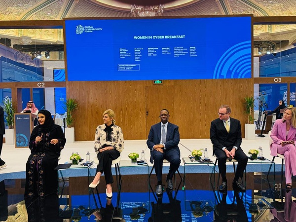 Macky Sall plaide pour l’autonomisation des femmes dans le cyber au Forum mondial de Riyad Macky Sall plaide pour l’autonomisation des femmes dans le cyber au Forum mondial de Riyad
