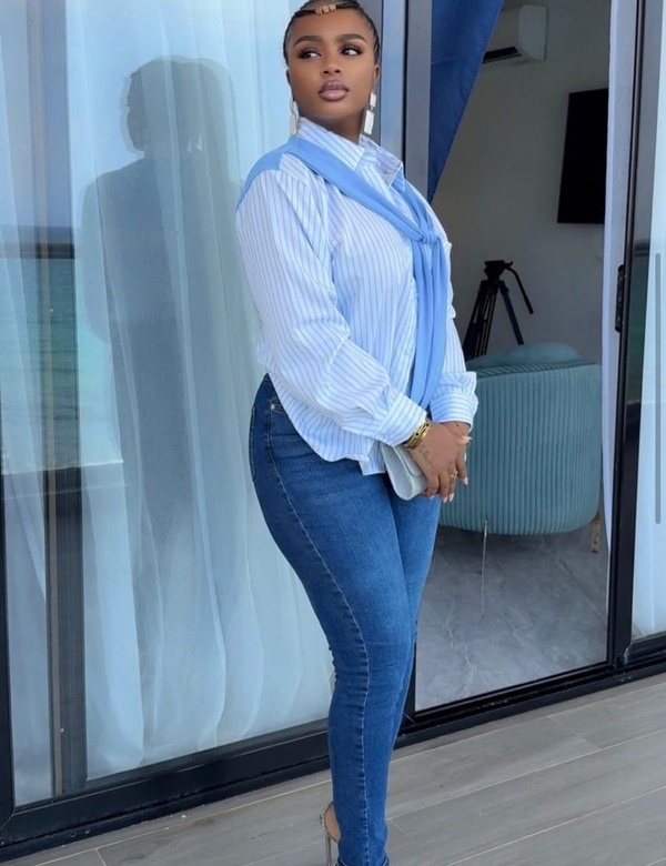 Dieyna Baldé : élégance naturelle et style sans effort dans son dernier shooting