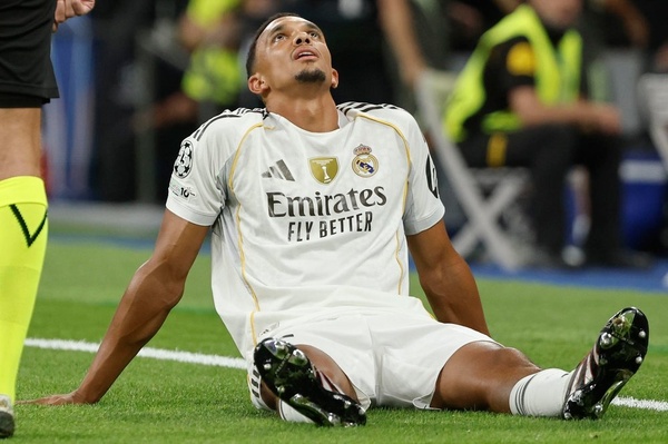 Trent Alexander-Arnold bientôt de retour: Une bonne nouvelle pour le Real Madrid avant le Clásico Trent Alexander-Arnold bientôt de retour: Une bonne nouvelle pour le Real Madrid avant le Clásico