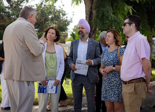 Visite officielle d’une délégation parlementaire du Royaume-Uni à l’Institut Pasteur de Dakar Visite officielle d’une délégation parlementaire du Royaume-Uni à l’Institut Pasteur de Dakar