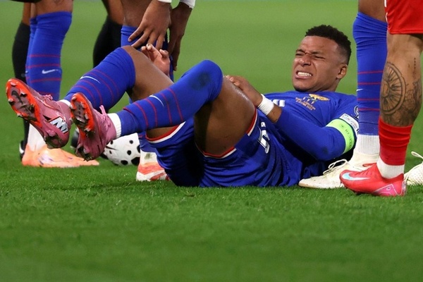 Mbappé sera remis à temps pour le Clasico après une alerte à la cheville Mbappé sera remis à temps pour le Clasico après une alerte à la cheville