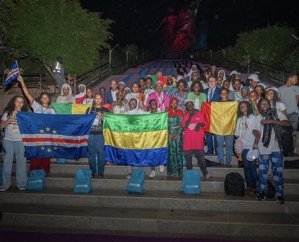 Dakar : le Sommet régional des filles d’Afrique de l’Ouest et du Centre s’achève sur une note d’espoir et d’engagement Dakar : le Sommet régional des filles d’Afrique de l’Ouest et du Centre s’achève sur une note d’espoir et d’engagement