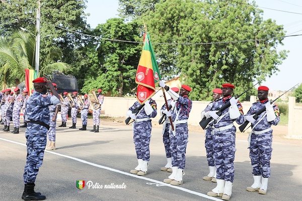 Thiès – Remise du drapeau national au 5e contingent SENFPU3/MONUSCO5 : la Police nationale réaffirme son engagement pour la paix internationale Thiès – Remise du drapeau national au 5e contingent SENFPU3/MONUSCO5 : la Police nationale réaffirme son engagement pour la paix internationale