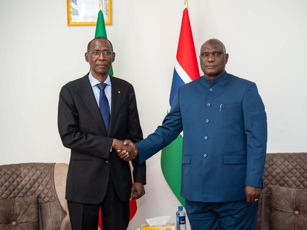 Visite de travail et d’amitié du ministre Cheikh Niang en Gambie : vers un partenariat sénégalo-gambien renforcé