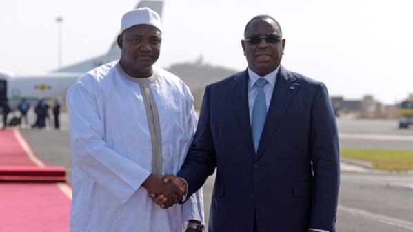 La Gambie dément avoir délivré des passeports diplomatiques à Macky Sall et à des Sénégalais La Gambie dément avoir délivré des passeports diplomatiques à Macky Sall et à des Sénégalais