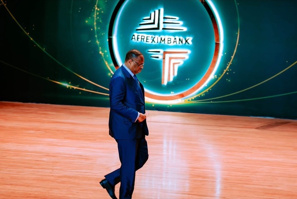 AFREXIMBANK: Macky Sall assiste à la passation de pouvoir entre Benedict Oramah et George Elombi AFREXIMBANK: Macky Sall assiste à la passation de pouvoir entre Benedict Oramah et George Elombi