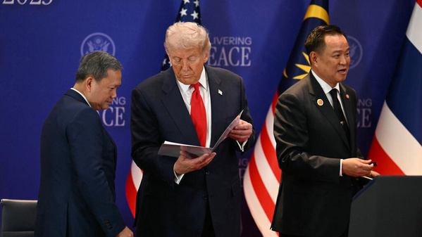 Donald Trump s’affiche en médiateur au sommet de l’Asean après l’accord de paix Cambodge–Thaïlande Donald Trump s’affiche en médiateur au sommet de l’Asean après l’accord de paix Cambodge–Thaïlande