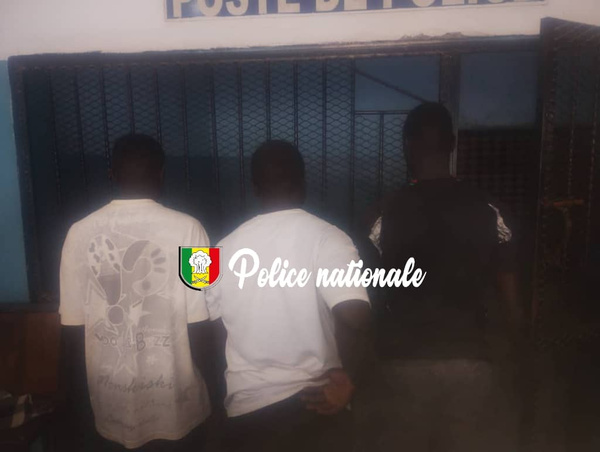 Grand Yoff: trois individus arrêtés pour vols multiples de téléphones portables Grand Yoff: trois individus arrêtés pour vols multiples de téléphones portables