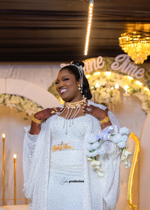 Bijou Ngoné éblouit avec le baptême somptueux de sa fille Bousso Bally (photos) Bijou Ngoné éblouit avec le baptême somptueux de sa fille Bousso Bally (photos)