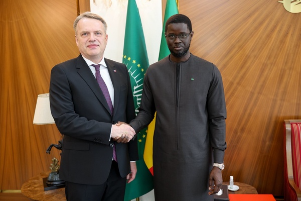 Bassirou Diomaye Faye reçoit les lettres de créance de cinq nouveaux ambassadeurs au Sénégal Bassirou Diomaye Faye reçoit les lettres de créance de cinq nouveaux ambassadeurs au Sénégal