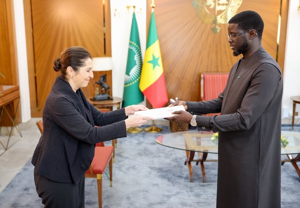 Bassirou Diomaye Faye reçoit les lettres de créance de cinq nouveaux ambassadeurs au Sénégal