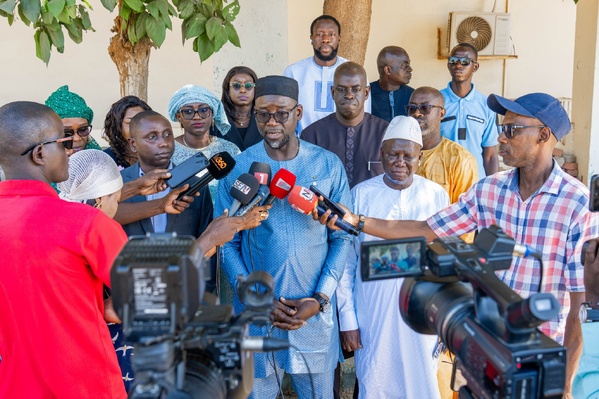 Alioune Badara Dione célèbre l’expertise nationale lors de l’Assemblée Générale des alumni de l’ESEA Alioune Badara Dione célèbre l’expertise nationale lors de l’Assemblée Générale des alumni de l’ESEA
