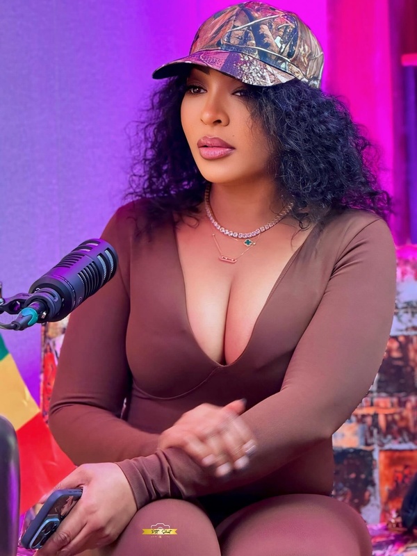 Les nouveaux clichés de Viviane Chidid suscitent un vif engouement en ligne Les nouveaux clichés de Viviane Chidid suscitent un vif engouement en ligne