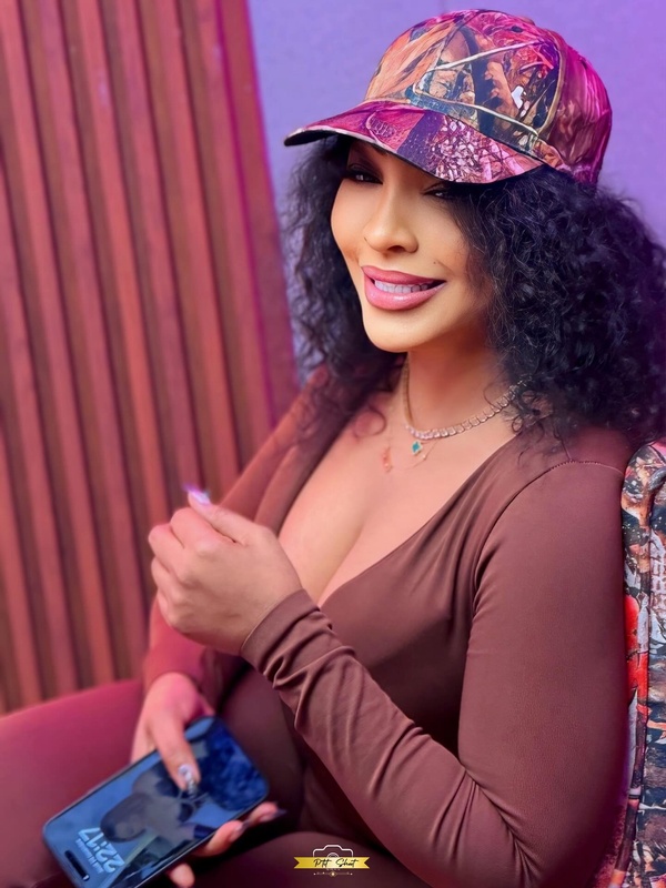 Les nouveaux clichés de Viviane Chidid suscitent un vif engouement en ligne Les nouveaux clichés de Viviane Chidid suscitent un vif engouement en ligne